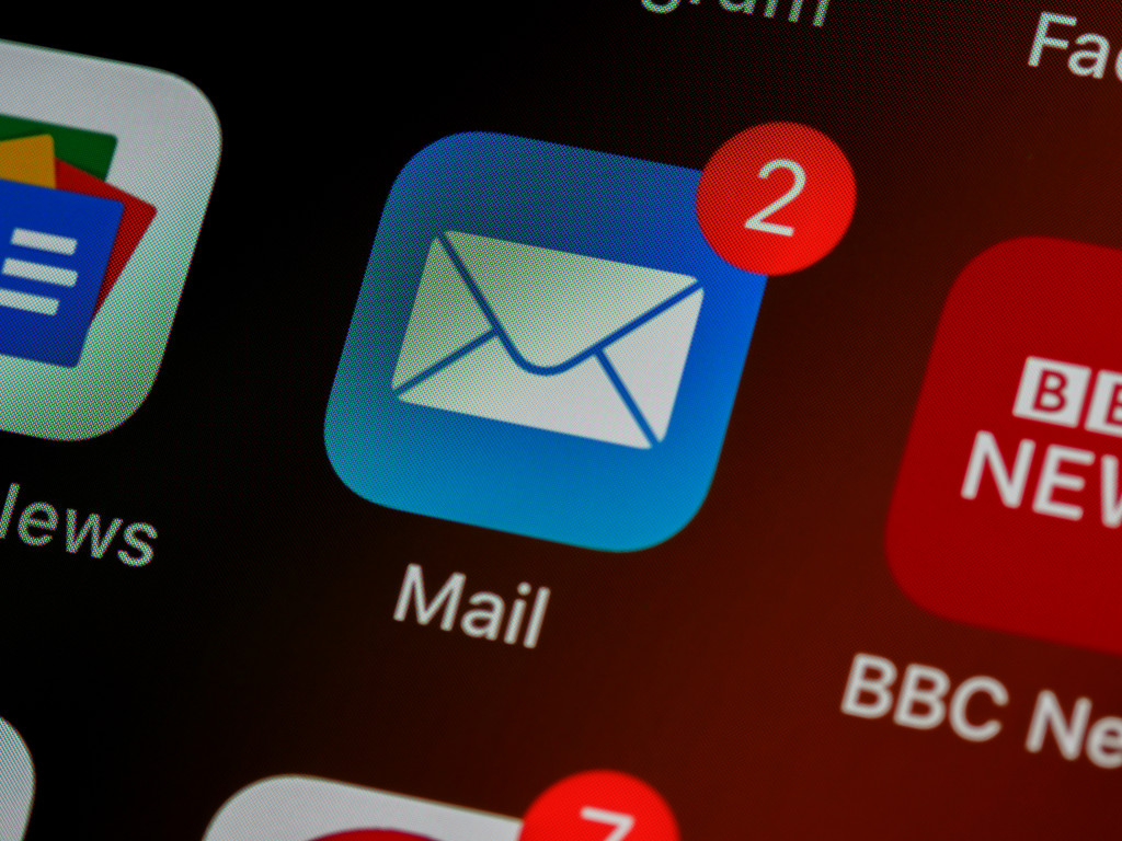 Mail icon on mobile - Clickmo - SEO & PPC Agency Mail icon on mobile - Clickmo - SEO & PPC Agency