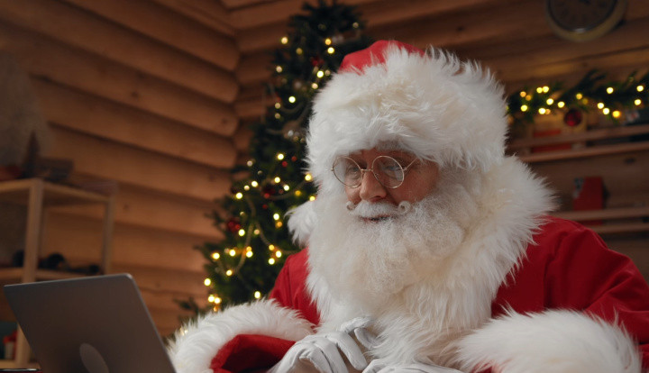 santa on laptop.jpg