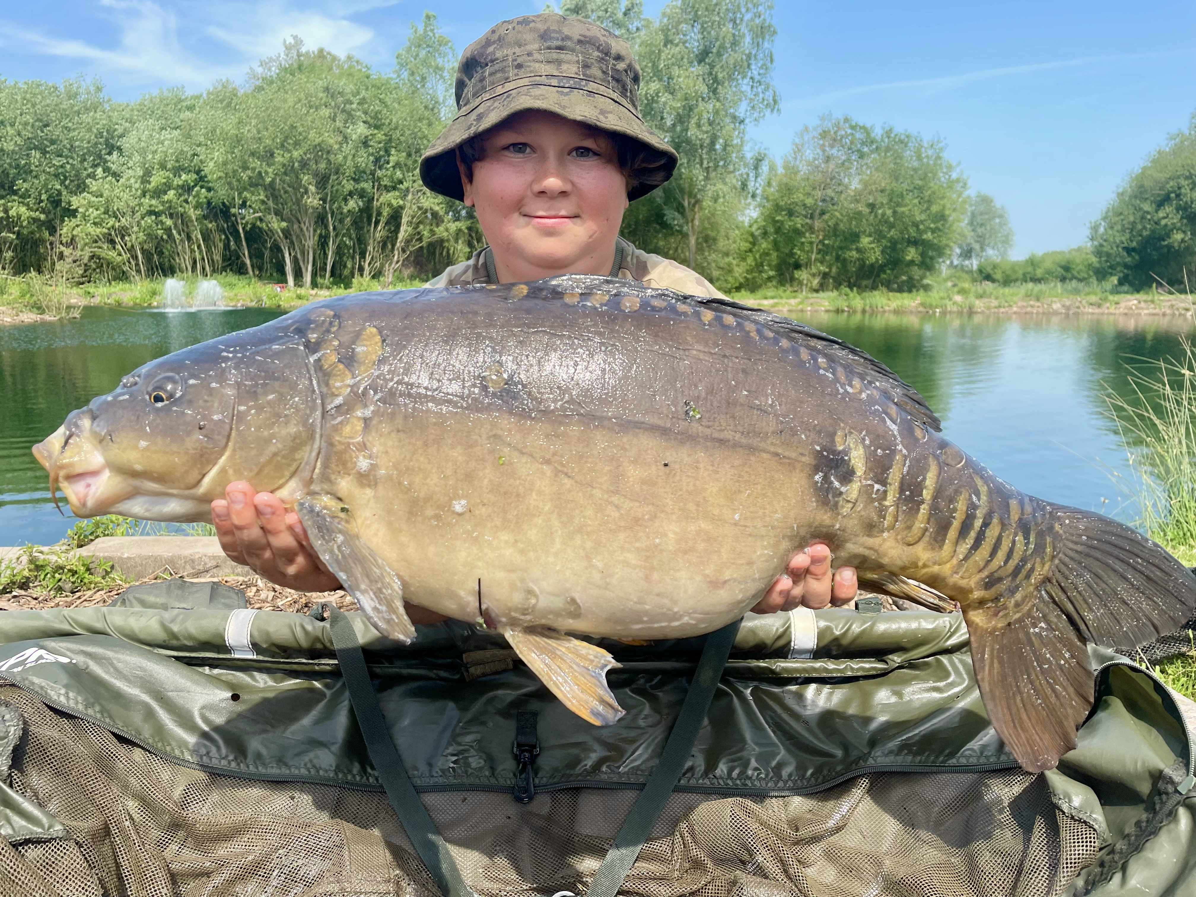 patagonia black hole el cap khaki Fieldsmith Lid Pack Model:WRR 8500S GLX a bug's life on requirements. GRFIT Fishing Hooks 3