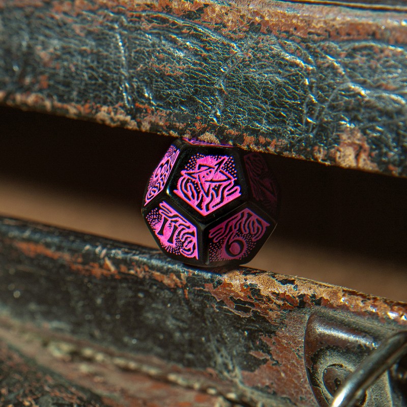 Call of Cthulhu 7th Edition Black & Magenta Dice Set 3