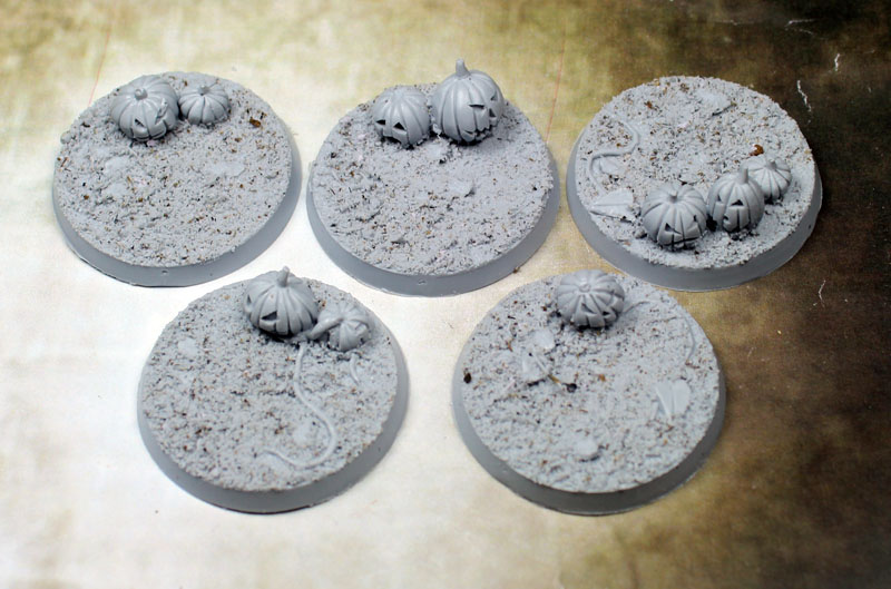 Bevelled Edge: 40mm Field of Screams 1