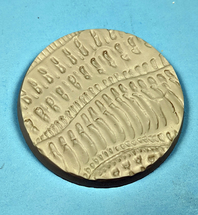 Bevelled Edge: 55mm Alien Invasion Base 1