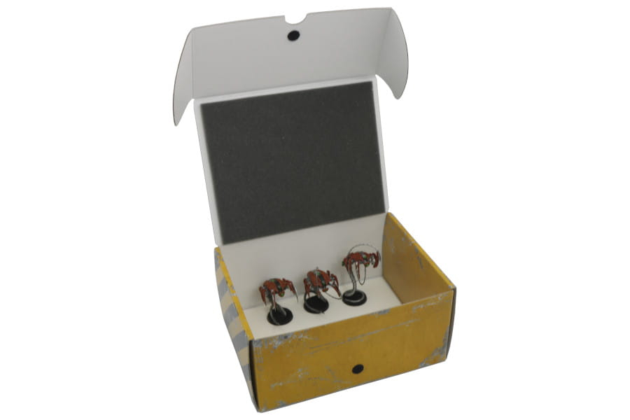 Half-size Medium Box for magnetically-based miniatures + metal plate on the inside rear side of the box 2