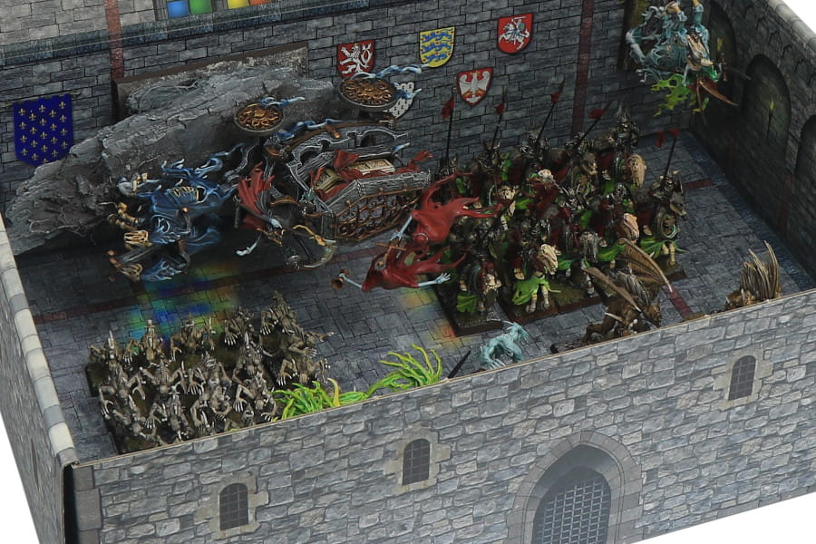 Strike Force Box with additional metal plate attached to the inner back side (Fantasy) 4