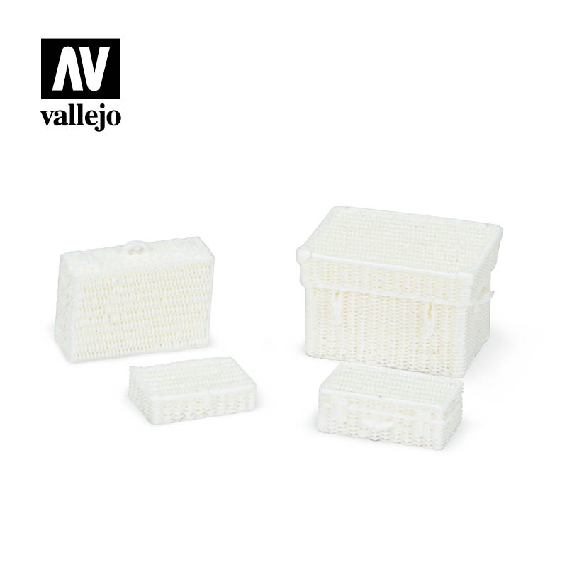Vallejo Scenics - 1:35 Wicker Suitcases 2
