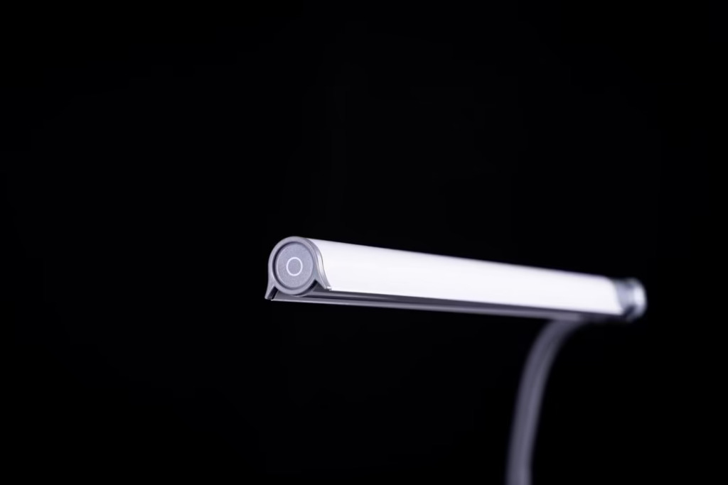 UnoPro Table Lamp 2