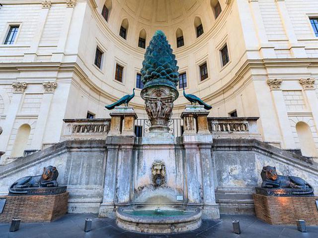 Pigna, Pavos y Leones