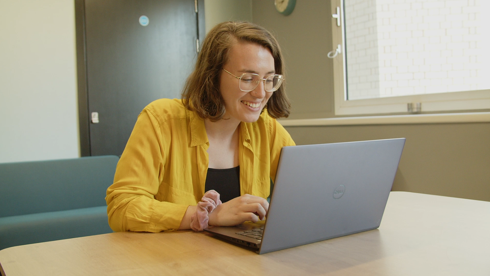 A Reading Mentor supporting a child during an online reading session