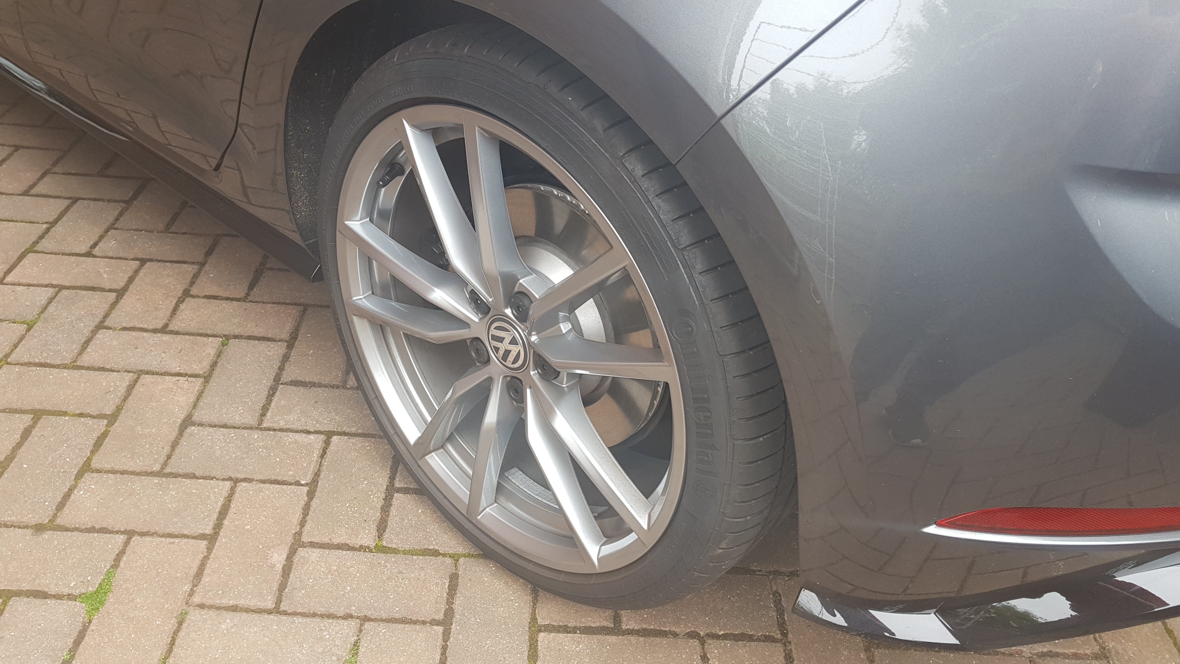 Actual Colour Of Non Black Pretorias From Factory Vw Golf R Mk7 Chat Vwroc Vw R Owners Club