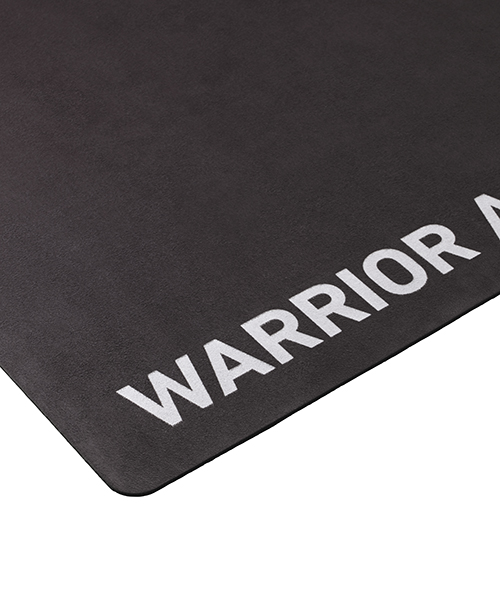 This Pre-Loved Warrior Light yoga mat made from micro fibre and rubber, is in excellent condition having only been used for a photo shoot or an event. It has been thoroughly cleaned and comes with its own Warrior Addict storage bag.