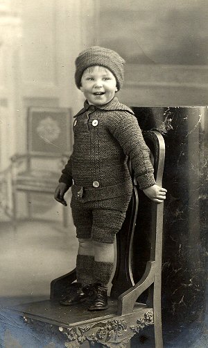 370 - W. B. Latimer, Gertrude St., Fitzroy