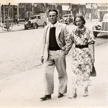 474 (Walking Pictures)