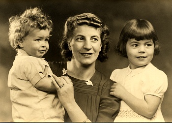 271 Photographer - Navana Ltd, 29 New Bond Street, London W1 (No.MF 12,205-13-12)