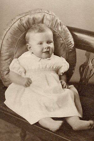 BFS218 : Photographer - Sharwood