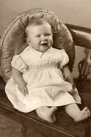 BFS219 : Photographer - Sharwood