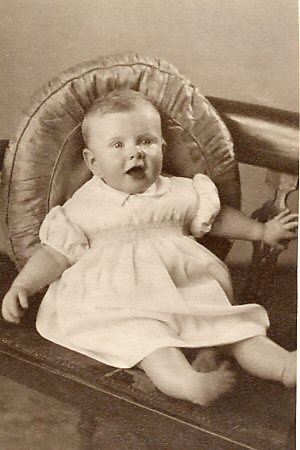 WRR030 : Photographer - Sharwood