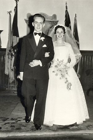 BFS494 : Ford Photo Service, 569 Pollokshaws Rd, Glasgow S.1.