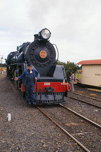 1374