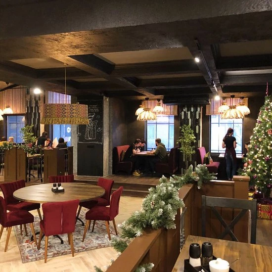 Ресторан пурпур тольятти. 70 лет октября 10а омск кафе. Суши бар интерьер. 70 лет октября ресторан. Аниме ресторан.